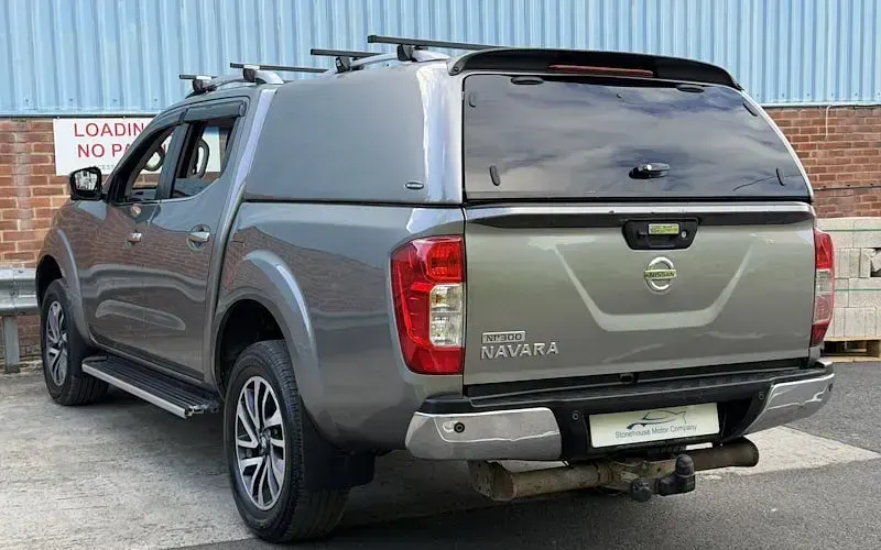 Used Nissan Navara Tekna 190 HP (139 kW) 2016 Grey Pickup