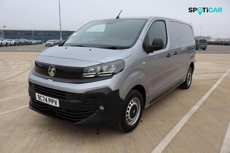 Second-hand Vauxhall Vivaro 143 CP (105 kW) 2025 Gri Monovolum