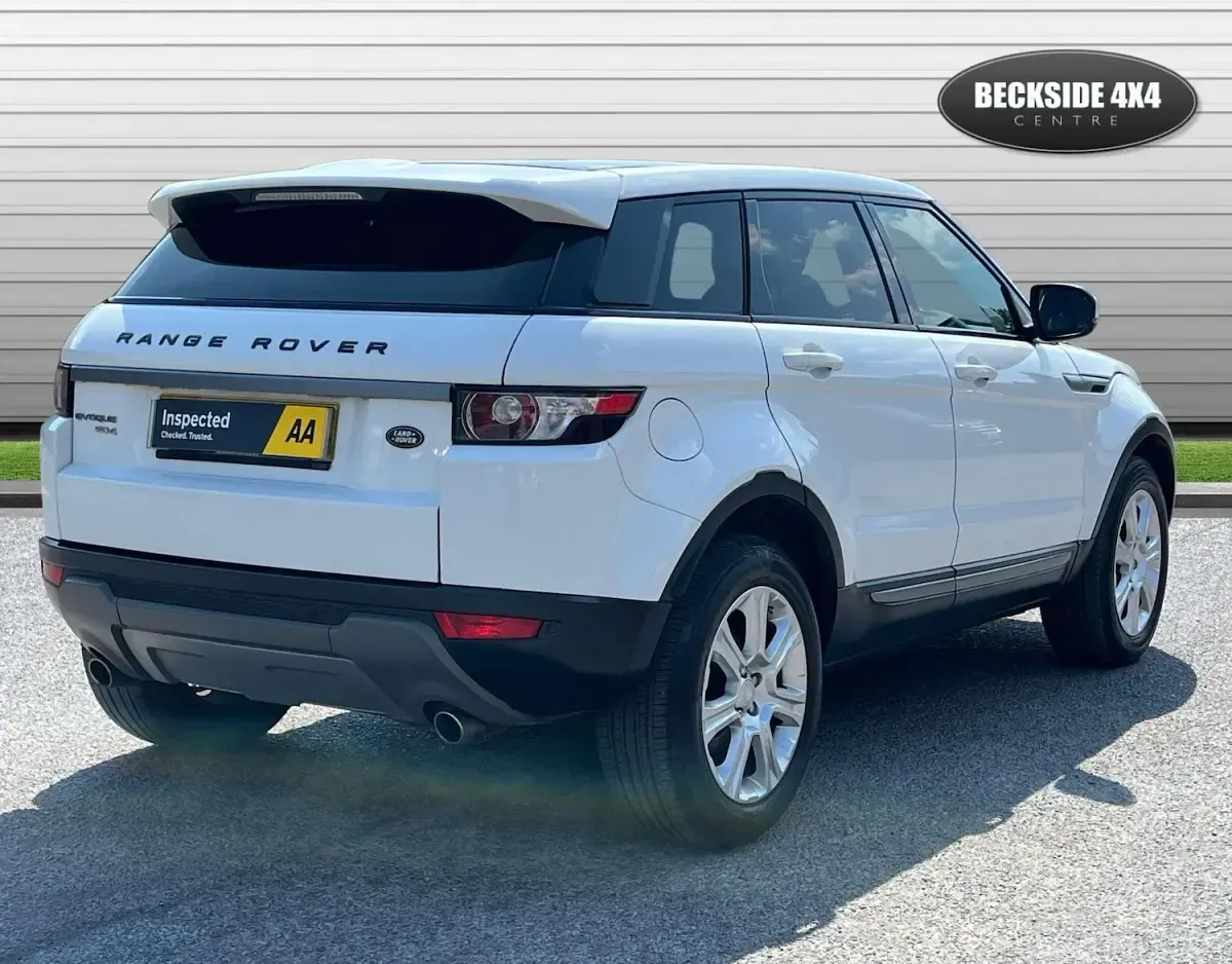 Used Land Rover Range Rover evoque Pure 190 HP (139 kW) 2013 White SUV