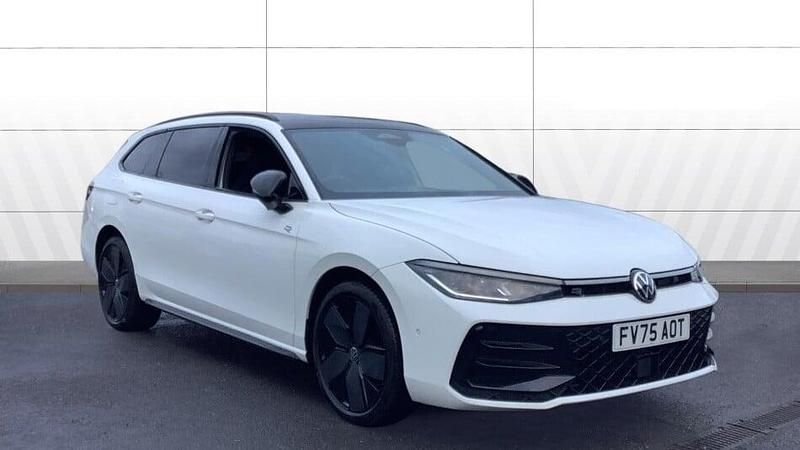 Used VW Passat R-line 267 HP (196 kW) 2024 Other Estate