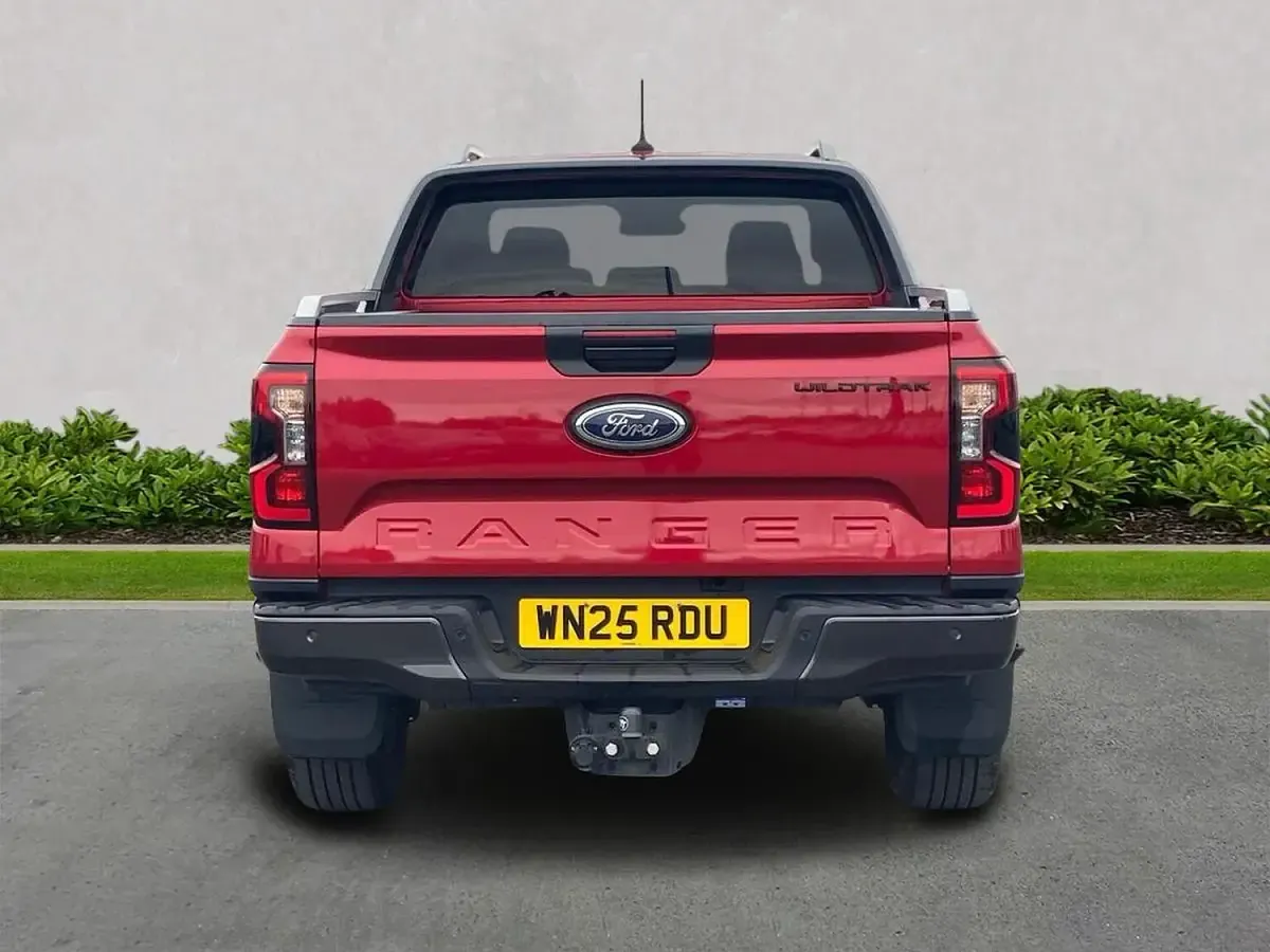 Used Ford Ranger Wildtrack 240 HP (176 kW) 2025 Red Pickup