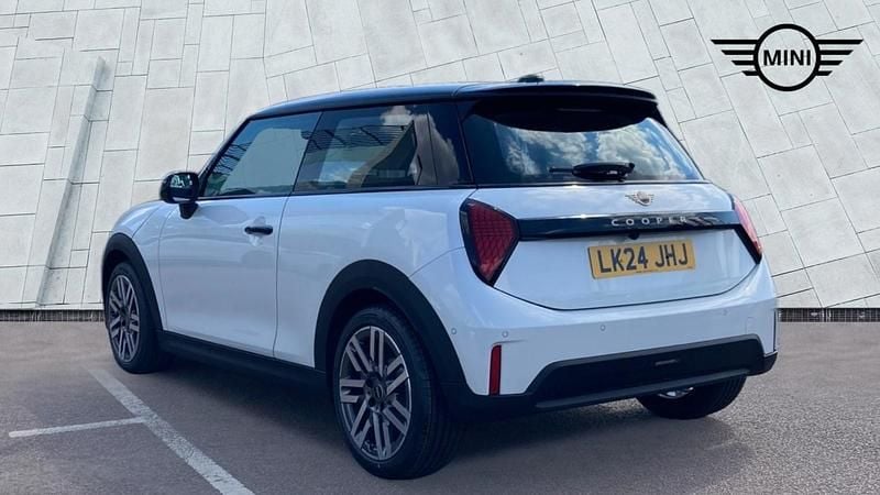 Used Mini Cooper S Hatch 201 HP (147 kW) 2024 White Hatchback