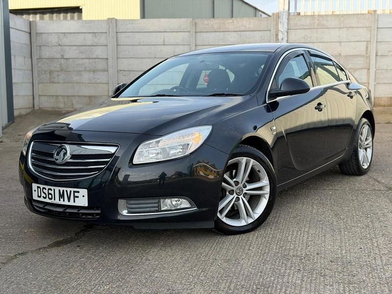 Used Vauxhall Insignia SRi 140 HP (102 kW) 2011 Black Hatchback