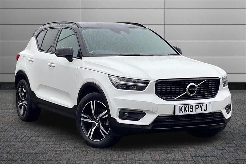 White Used 2019 Volvo XC40 R-Design SUV | £17,991 (Good price) - Image 1/4