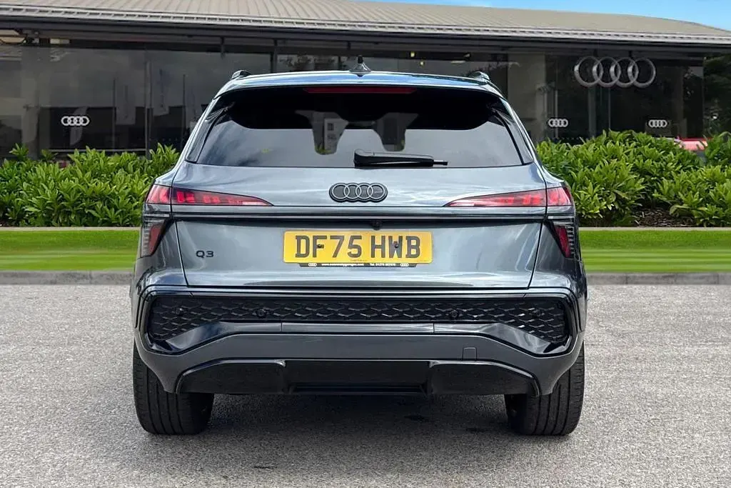 Used Audi Q3 Advanced 150 HP (110 kW) 2026 Grey SUV