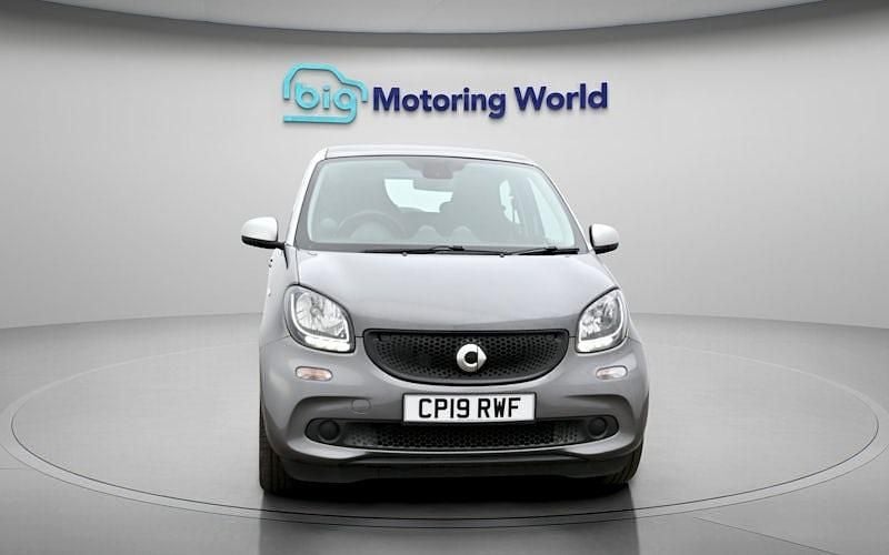 Used Smart ForFour Premium 71 HP (52 kW) 2019 Silver Hatchback