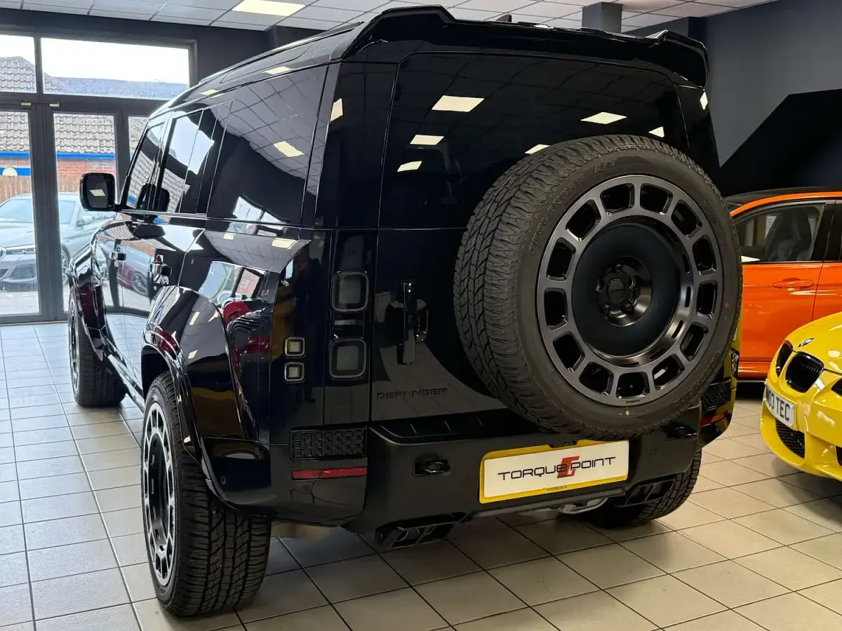 New Land Rover Defender HSE Dynamic 2026 Black SUV