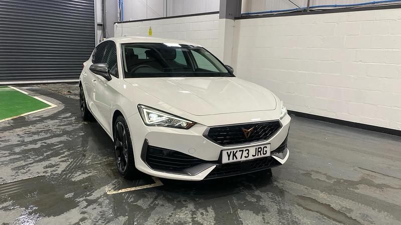 Used Cupra Leon 150 HP (110 kW) 2024 White Hatchback