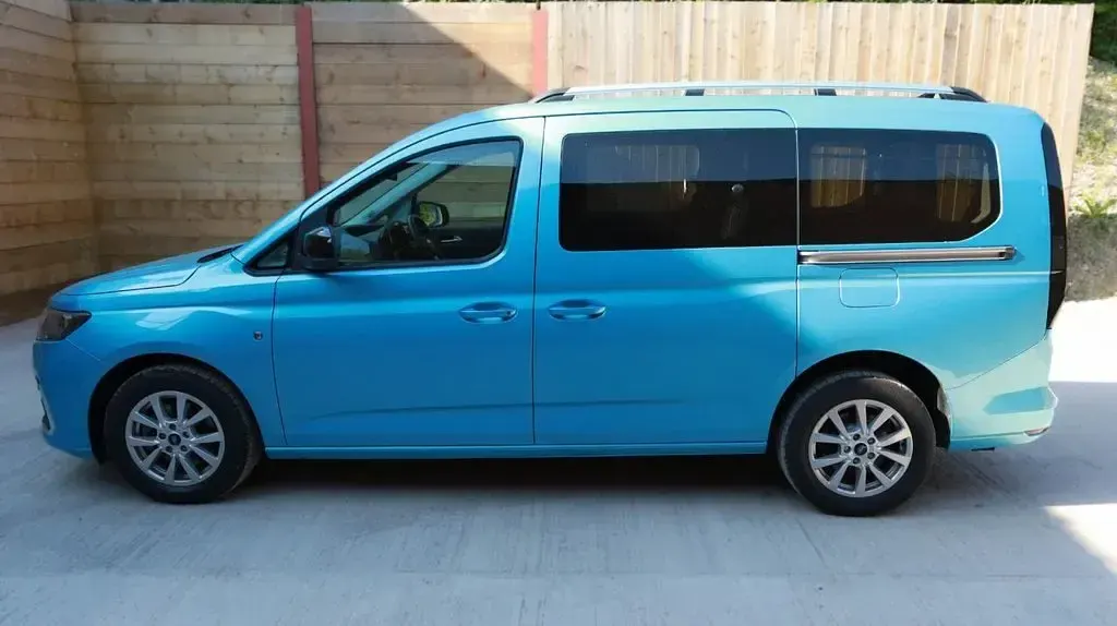 Used Ford Tourneo Connect Titanium 122 HP (89 kW) 2023 Blue MPV