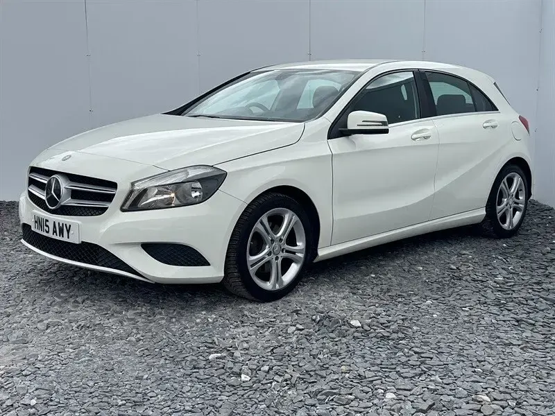 Used Mercedes A180 Sport Edition 122 HP (89 kW) 2015 White Hatchback