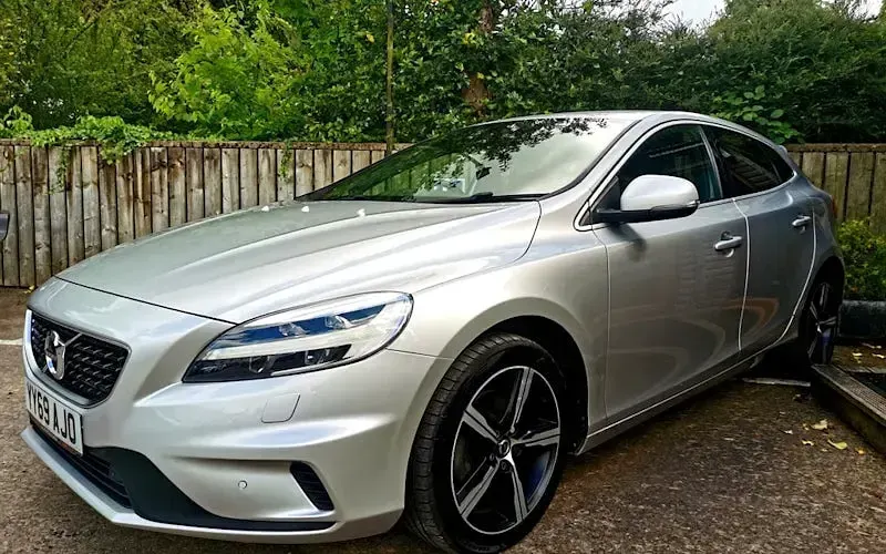 Used Volvo V40 R-Design 152 HP (111 kW) 2019 Silver Hatchback