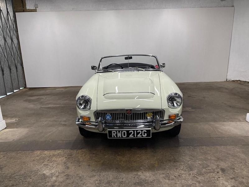 Used MG C 1968 White Cabriolet