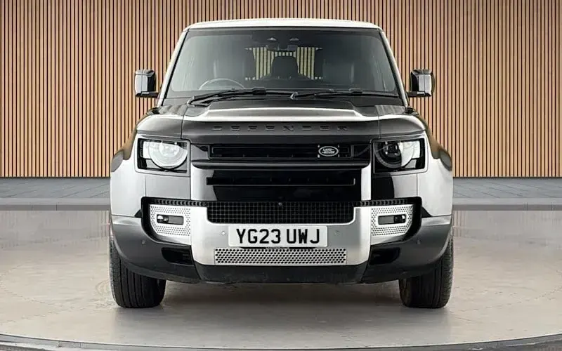 Used Land Rover Defender HSE 249 HP (183 kW) 2023 Black SUV