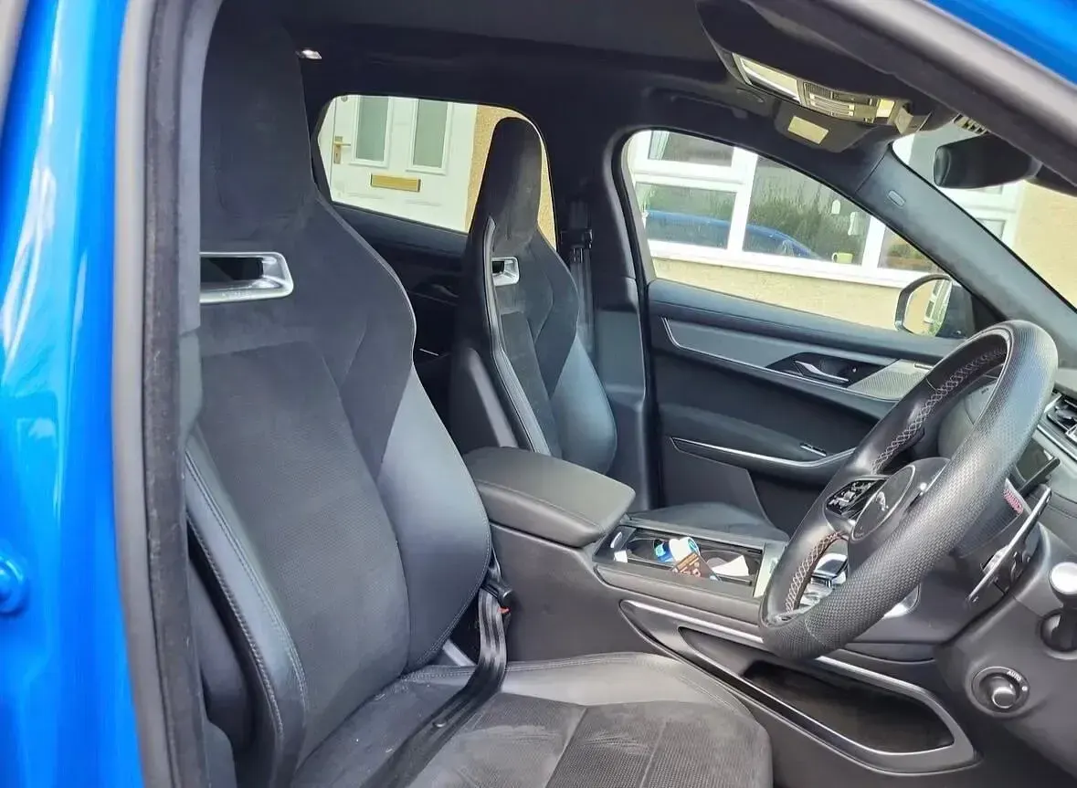 Used Jaguar F-Pace SVR 550 HP (404 kW) 2024 Blue SUV