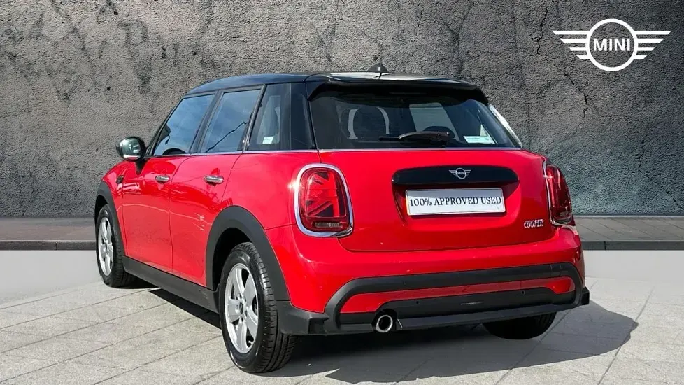 Used Mini Cooper Classic 134 HP (98 kW) 2023 Red Hatchback