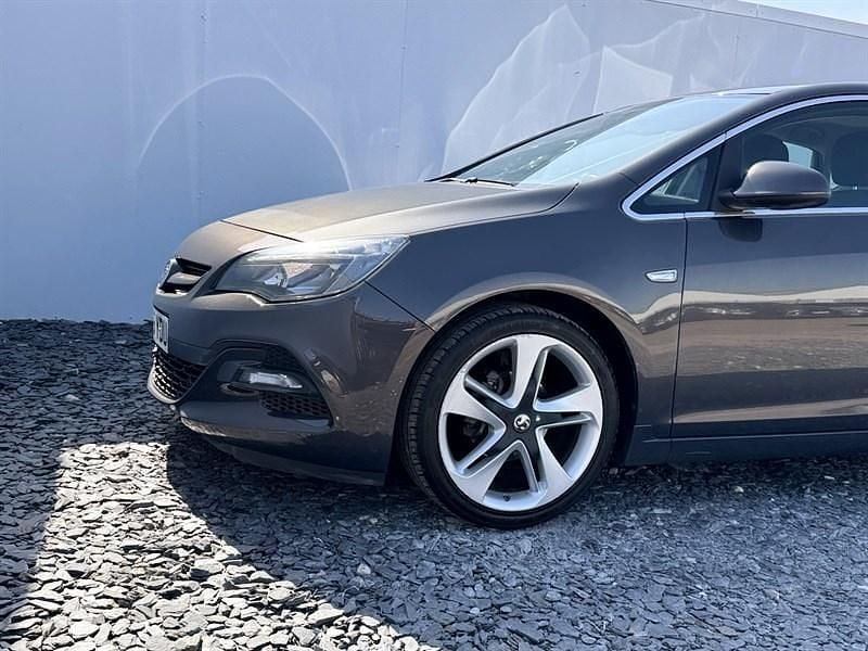 Used Vauxhall Astra Edition 140 HP (102 kW) 2015 Grey Hatchback