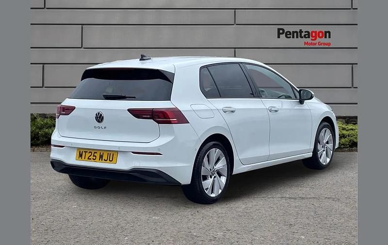 Used VW Golf VIII Match 147 HP (108 kW) 2025 White Hatchback