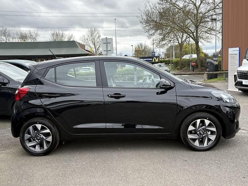 New Hyundai i10 Advanced 63 HP (46 kW) 2025 Phantom black Hatchback