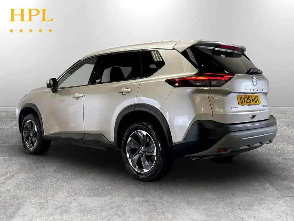 Used Nissan X-Trail N-Connecta 213 HP (156 kW) 2025 Silver SUV