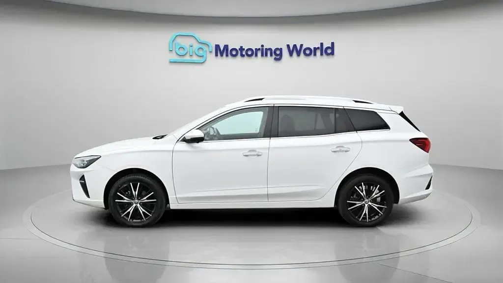 Begagnad MG MG5 EV Trophy 114 kW (156 HK) 2024 Vit Kombi
