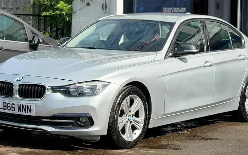 Used BMW 318 Sport Line 136 HP (100 kW) 2017 Silver Sedan