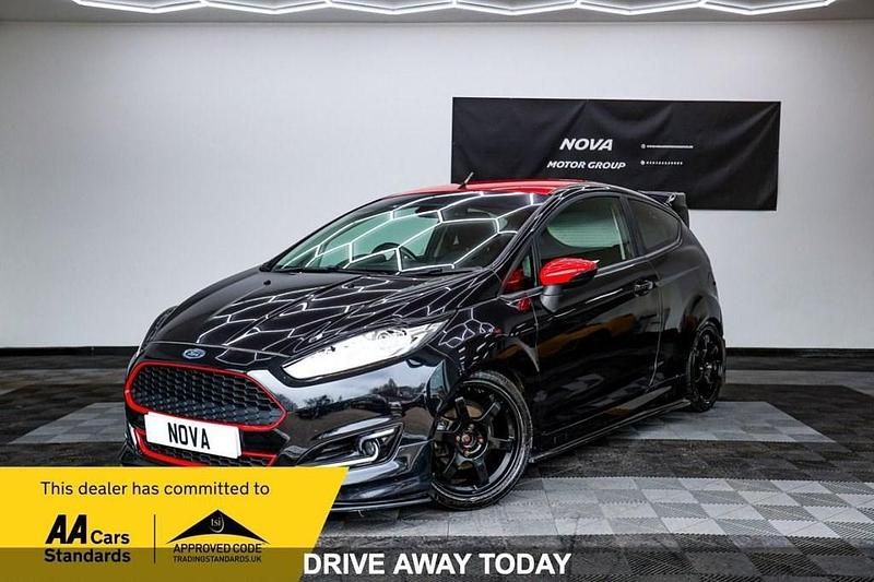 Used Ford Fiesta Zetec 140 HP (102 kW) 2016 Black Hatchback