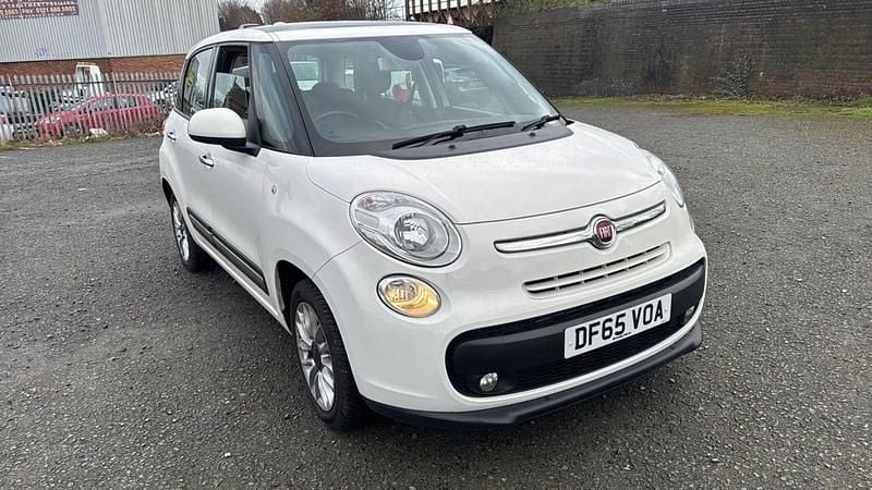 Used Fiat 500L Lounge 85 HP (62 kW) 2015 White MPV