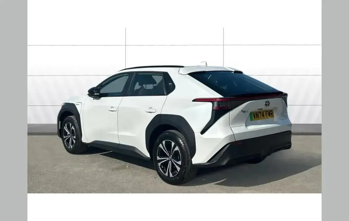 Used Toyota bZ4X PURE 150 kW (204 HP) 2025 White SUV