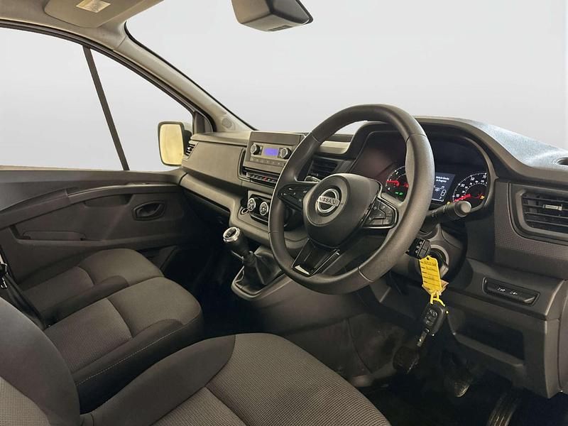 Used Nissan Primastar Acenta 110 HP (80 kW) 2023 White MPV