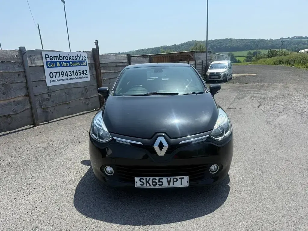 Used Renault Clio Dynamique 90 HP (66 kW) 2015 Black Hatchback