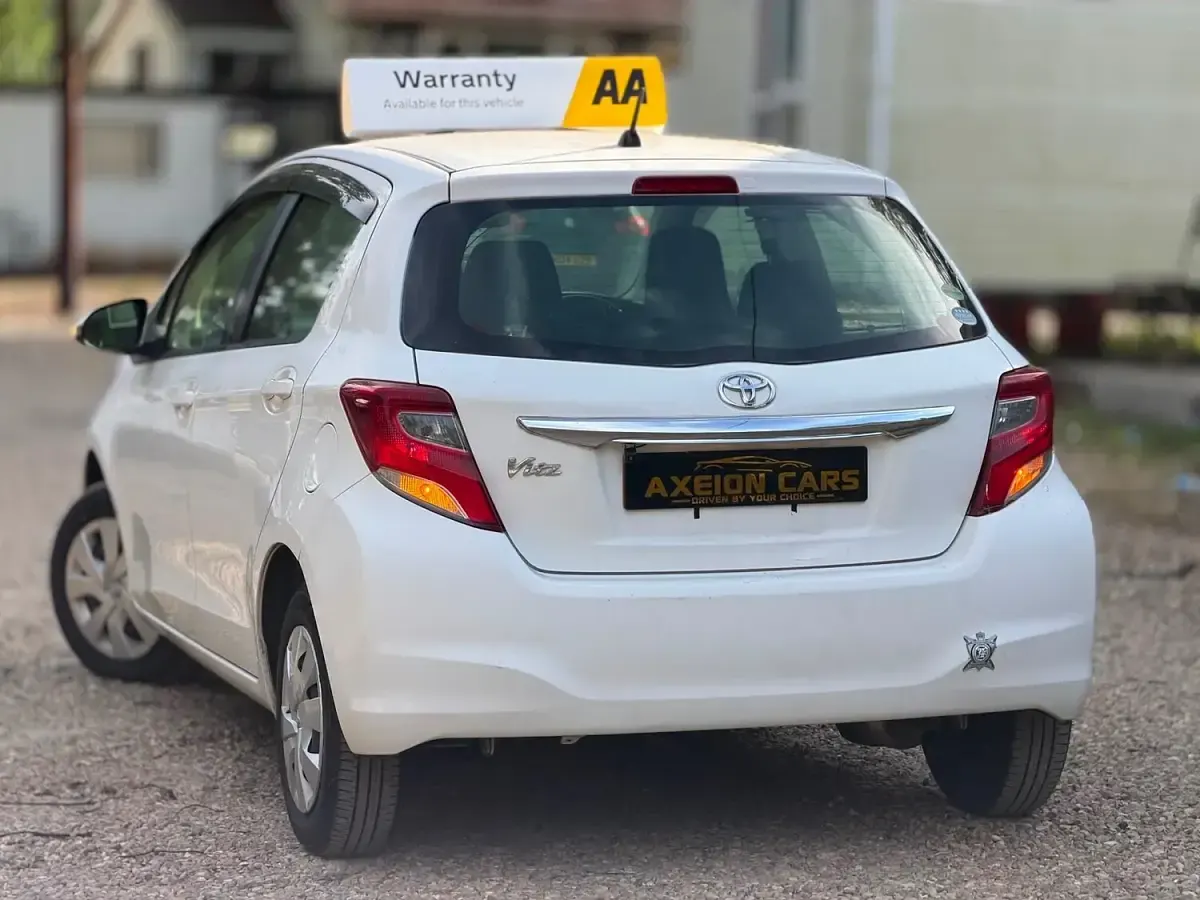 Used Toyota Yaris 2014 White Hatchback