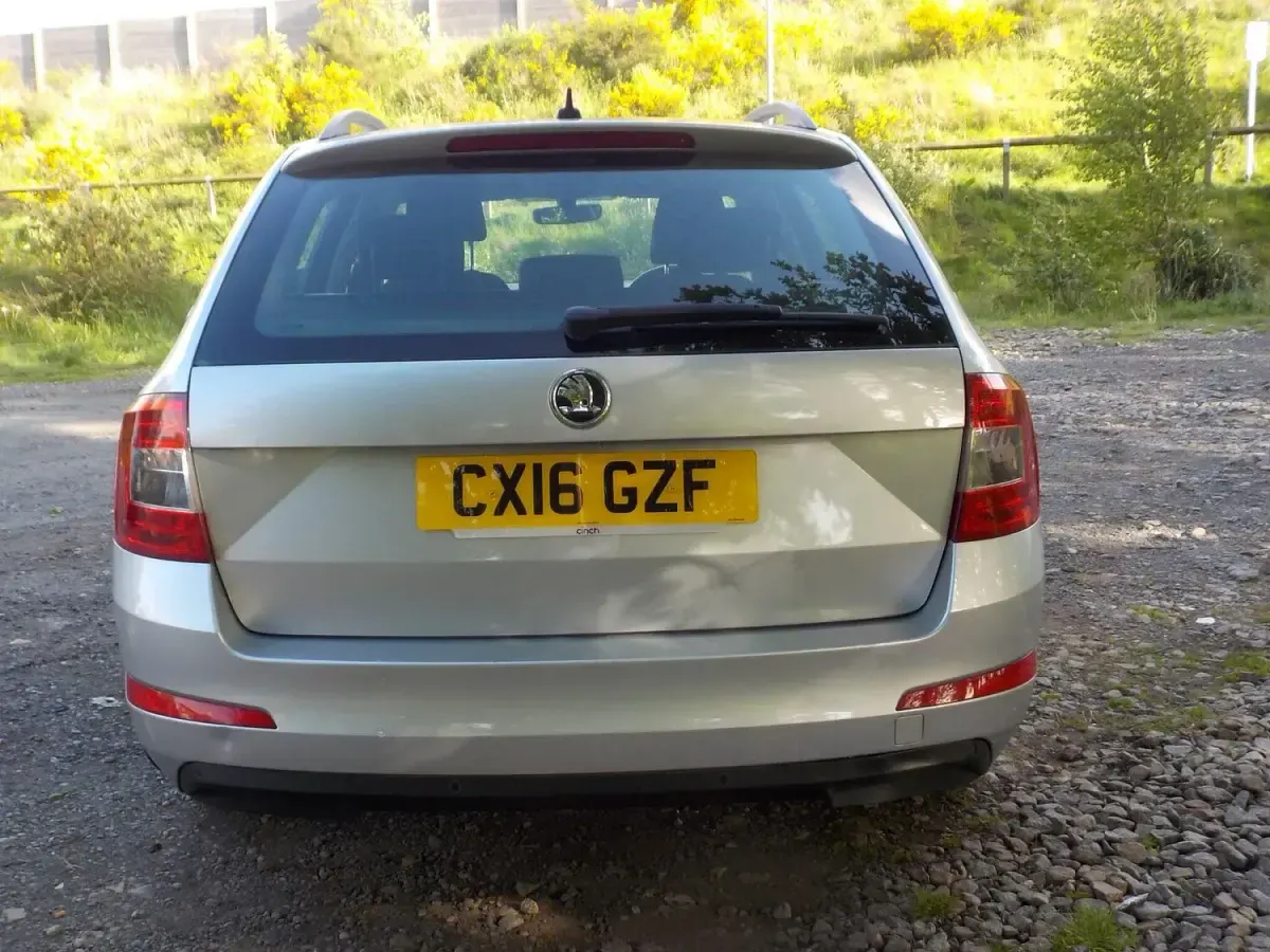 Used Skoda Octavia SE Technology 110 HP (80 kW) 2016 Silver Estate