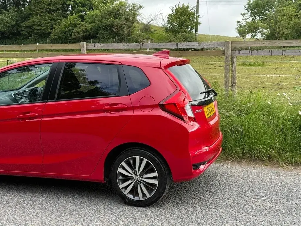Used Honda Jazz EX 102 HP (75 kW) 2018 Red Hatchback