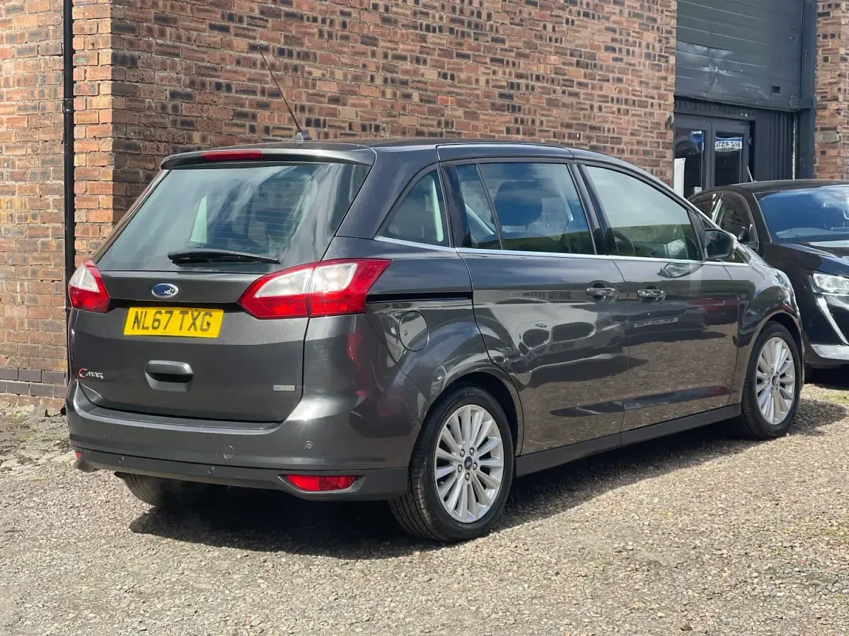 Used Ford Grand C-Max Titanium 125 HP (91 kW) 2017 Grey MPV