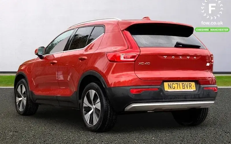 Used Volvo XC40 Inscription 211 HP (155 kW) 2021 Red SUV