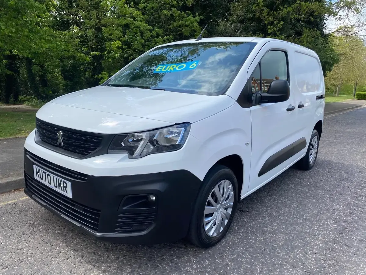 Used Peugeot Partner 131 HP (96 kW) 2020 White MPV