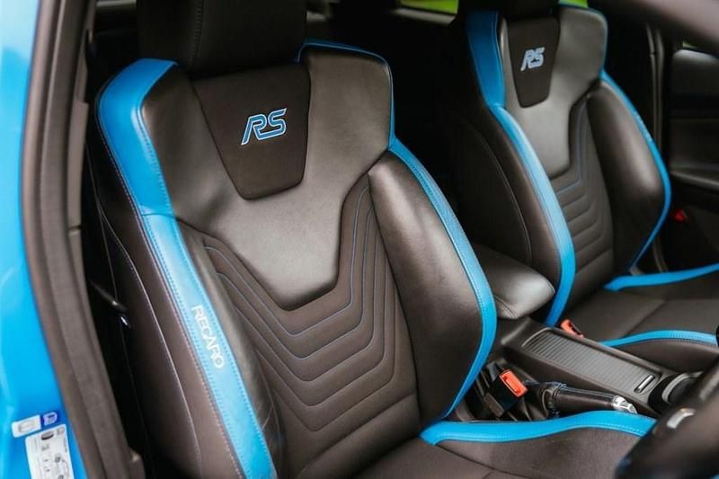 Used Ford Focus RS 380 HP (279 kW) 2016 Blue Hatchback