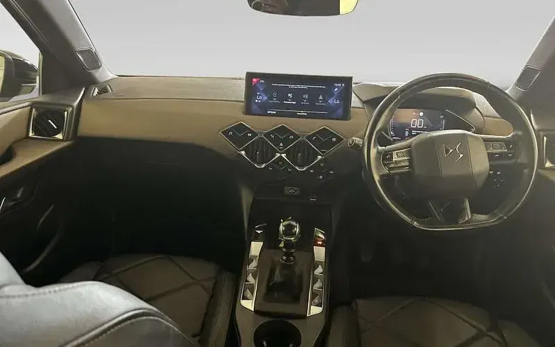 Used DS Automobiles DS3 Prestige 101 HP (74 kW) 2021 Hatchback