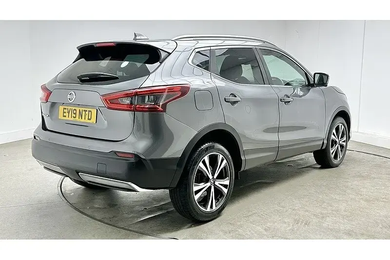Used Nissan Qashqai N-Connecta 140 HP (102 kW) 2019 Grey SUV