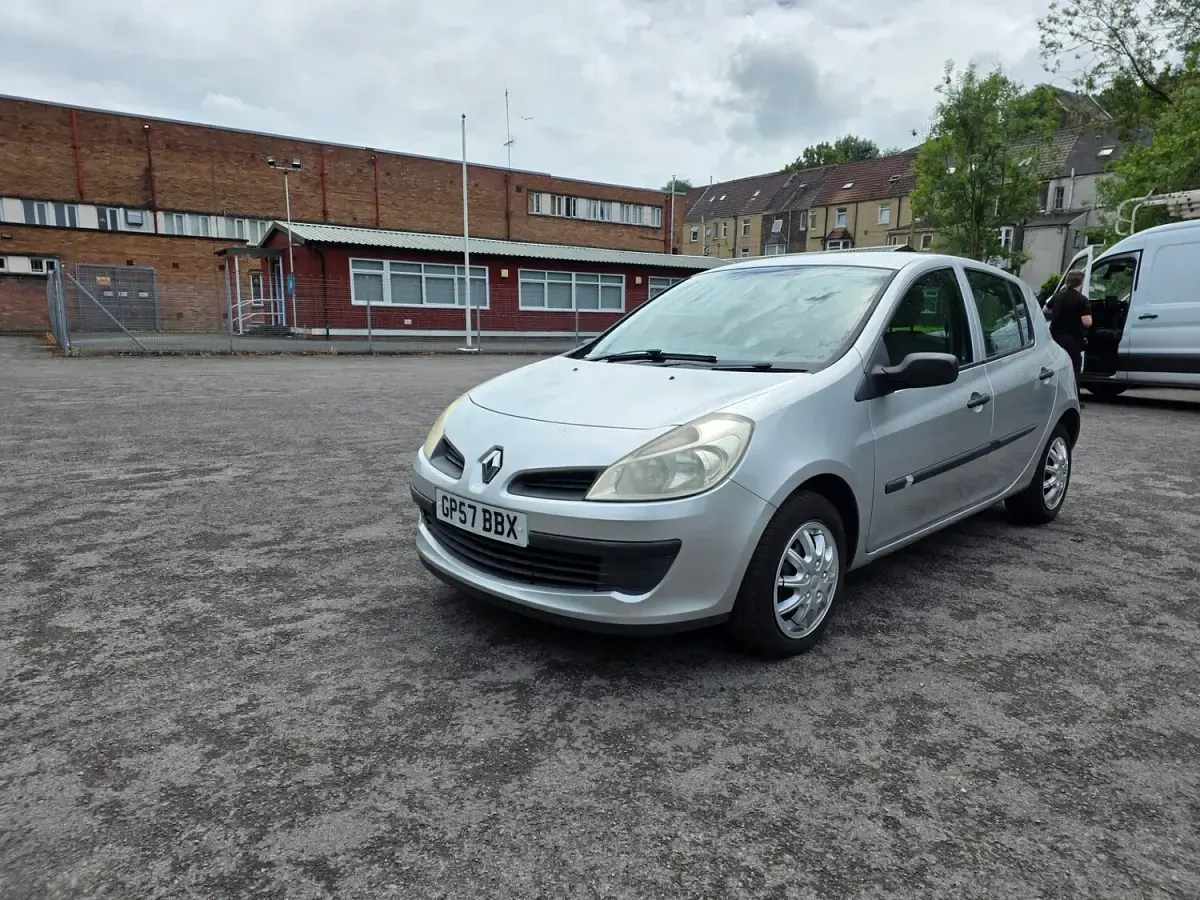 Used Renault Clio II Expression 2007 Silver Hatchback