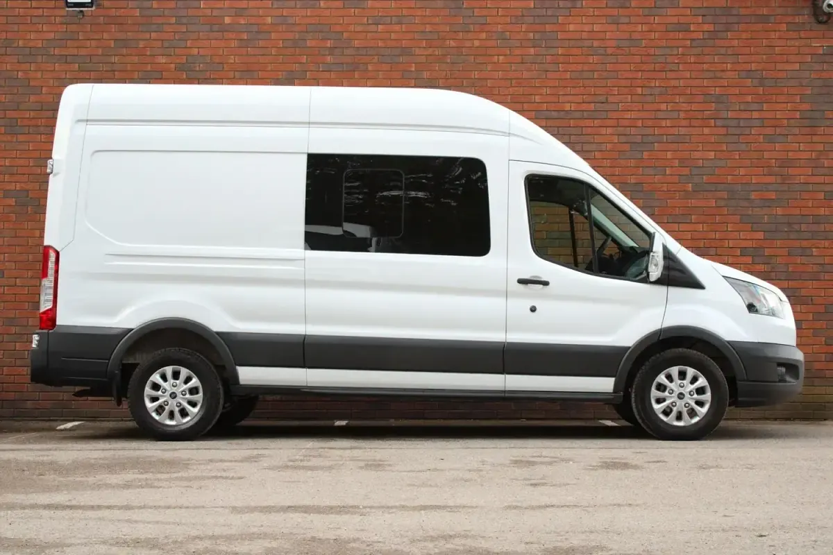 Usado Ford Transit 130 HP (95 kW) 2018 Branco Van
