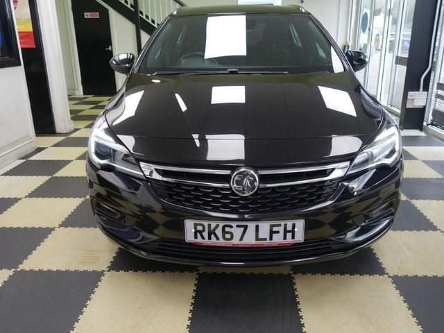 Used Vauxhall Astra SRi 150 HP (110 kW) 2017 Black Estate