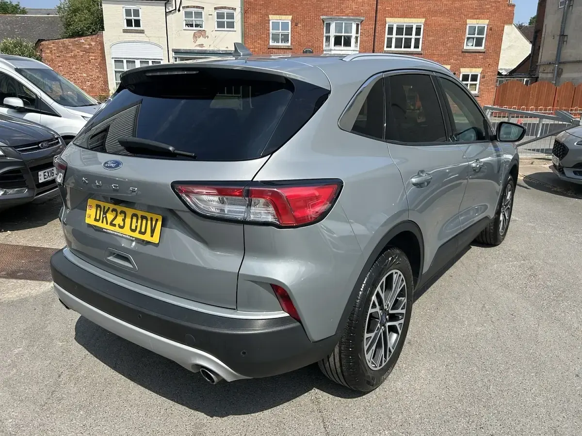 Used Ford Kuga Titanium 150 HP (110 kW) 2023 Silver SUV