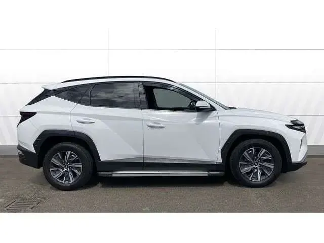 Used Hyundai Tucson SE 150 HP (110 kW) 2021 White SUV