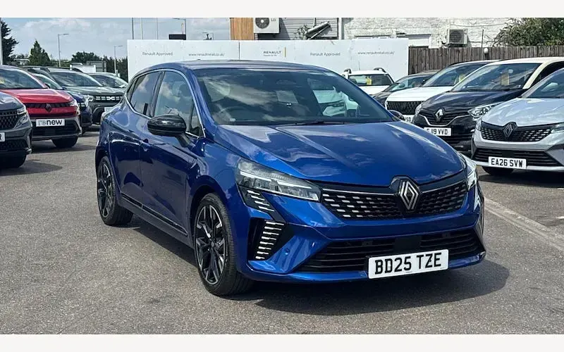 Used Renault Clio Techno 143 HP (105 kW) 2025 Hatchback