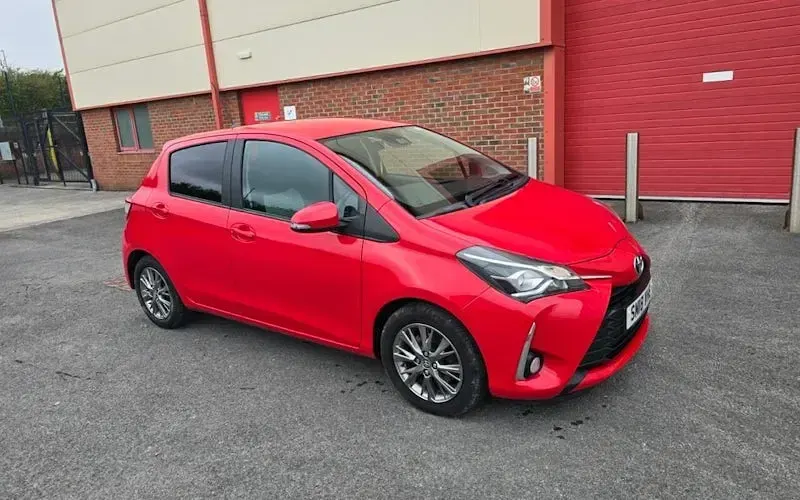 Used Toyota Yaris 111 HP (81 kW) 2018 Red Hatchback