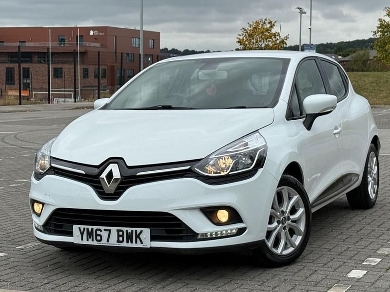 White Used 2017 Renault Clio IV Dynamique Hatchback | £4,590 (Super price) - Image 1/4