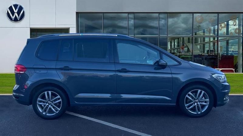 Used VW Touran Match 150 HP (110 kW) 2025 Dolphin grey metallic MPV