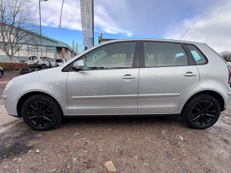 Begagnad VW Polo S 2007 Silver Halvkombi