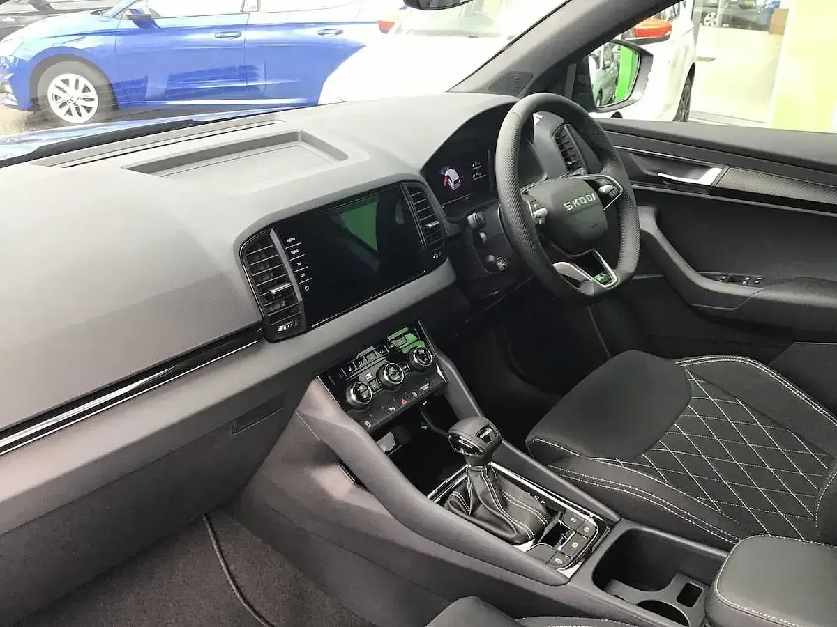 New Skoda Karoq SportLine 110 HP (80 kW) 2026 Race blue metallic SUV